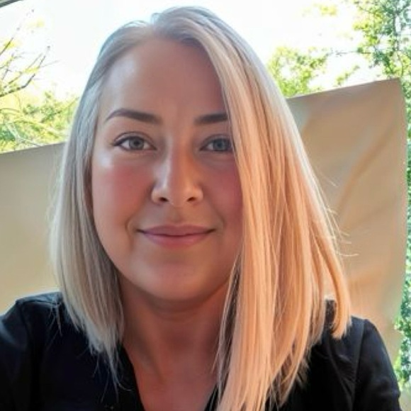 Meet your Posher, Jill - Picture 1 of 16